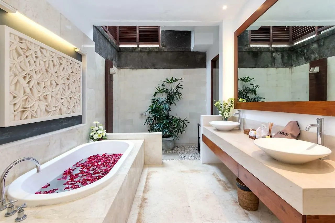 Villa Rubina - Luxury Pool Villa In Batu Belig Next To The Beach! Seminyak  Holiday home
